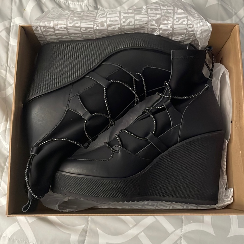 Steve Madden Atomic Black Leather Wedge Booties